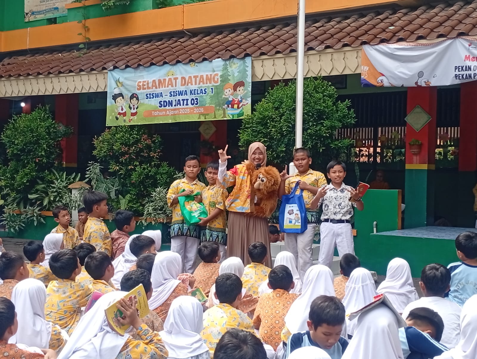 Wisata LiterAsyik Ke SDN Jati 03